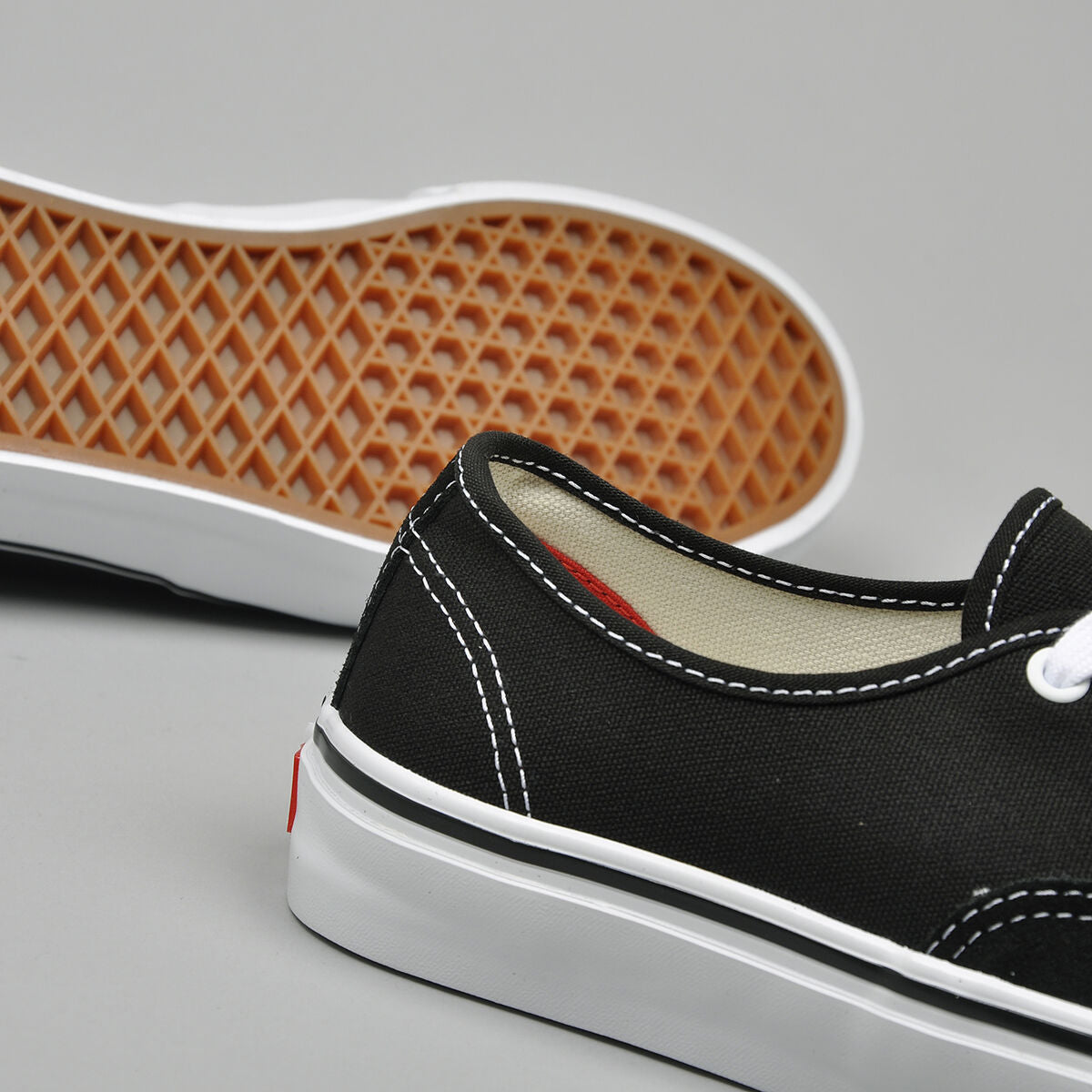 Authentic Skate Pro 'Black/White'