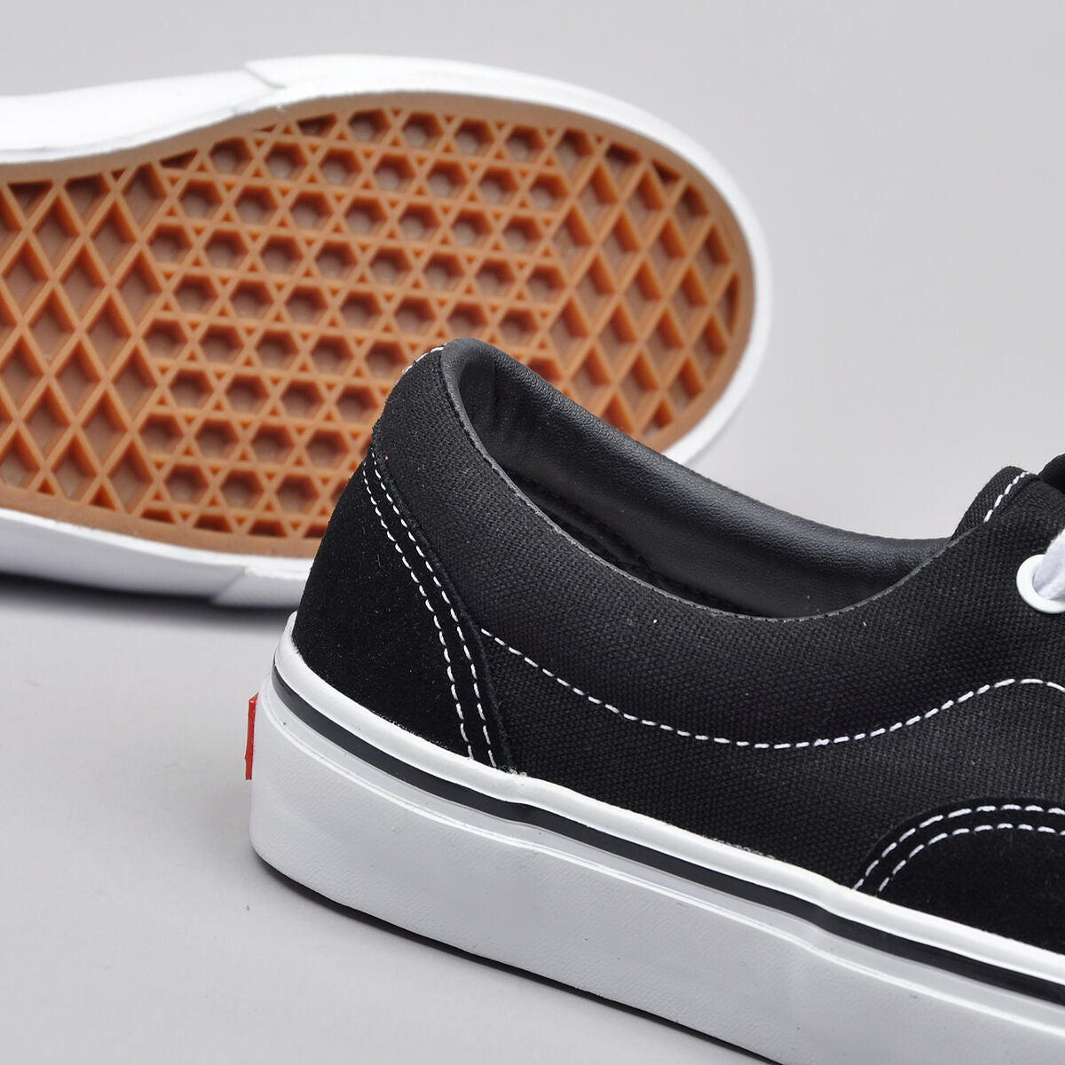 Era Skate Pro 'Black/White'