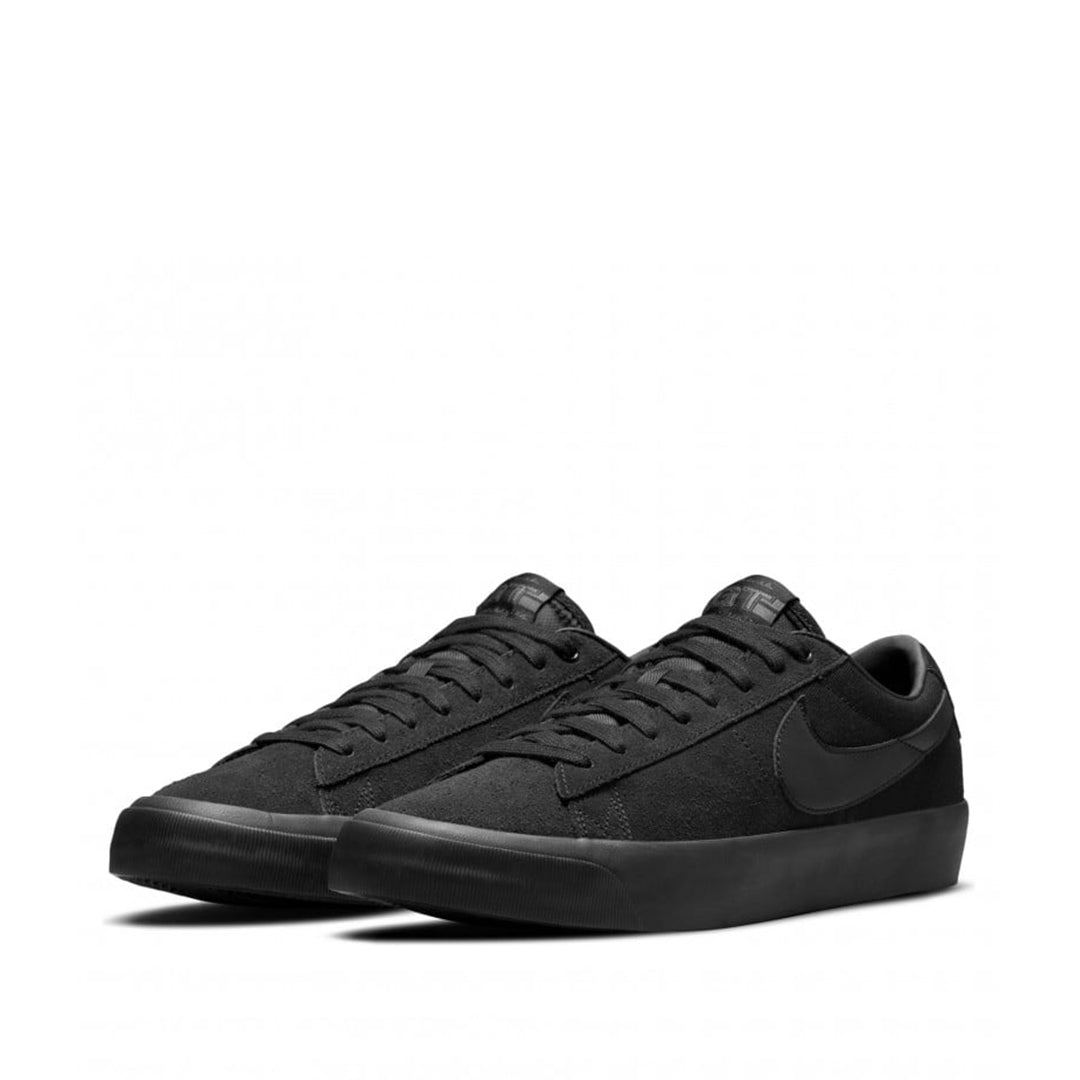 nike blazer low all black
