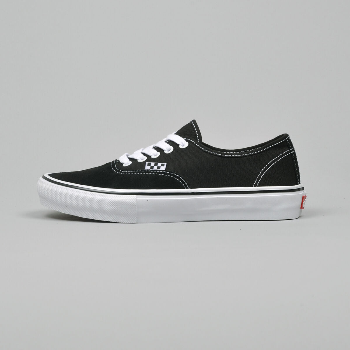Load image into Gallery viewer, Authentic Skate Pro &amp;#39;Black/White&amp;#39;
