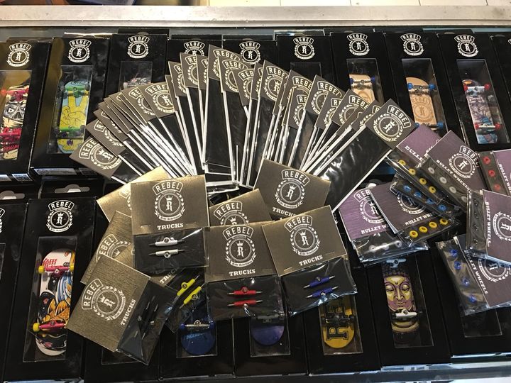 Rebel Fingerboards Screw Bolts set